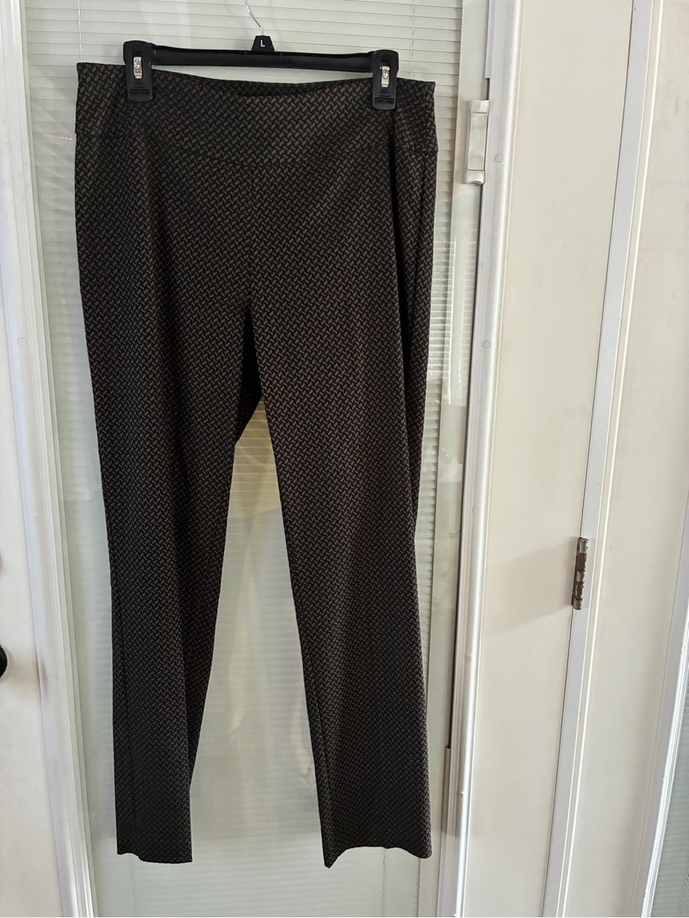 New Directions Black Micro-Pattern Pull-On Trousers